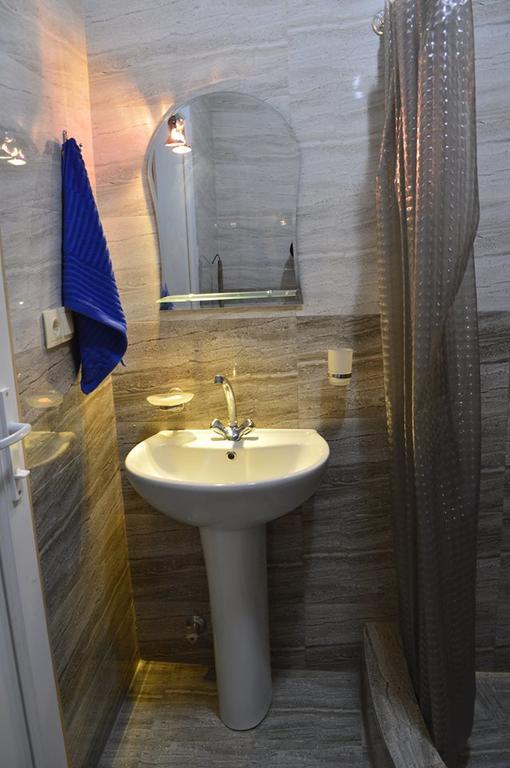 Apartment Near Park 36 Батумі Екстер'єр фото