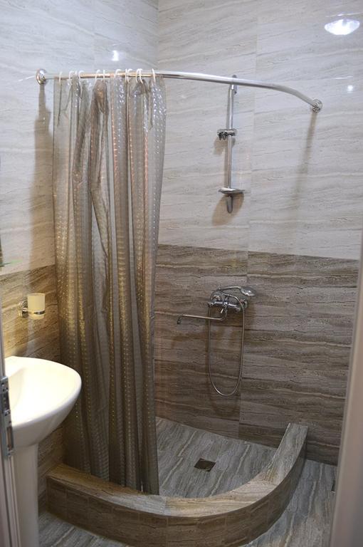 Apartment Near Park 36 Батумі Екстер'єр фото